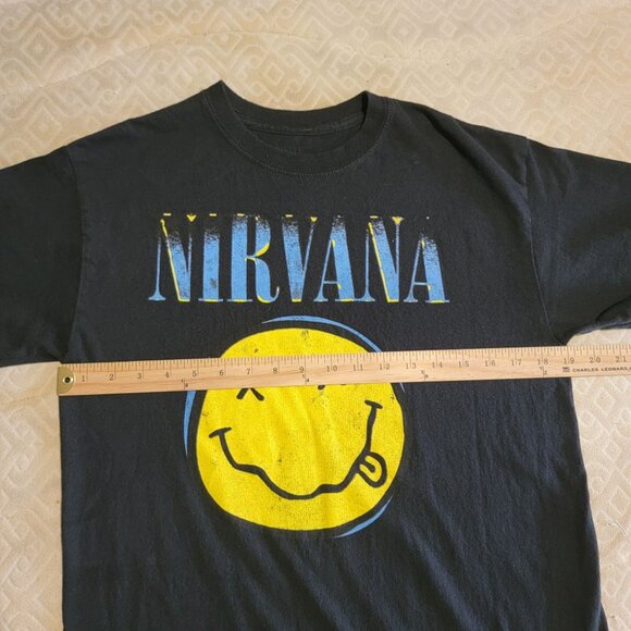 Nirvana T-Shirt Mens Small Smiley Face Logo Black Grunge Rock Band Merch Iconic - Picture 4 of 4